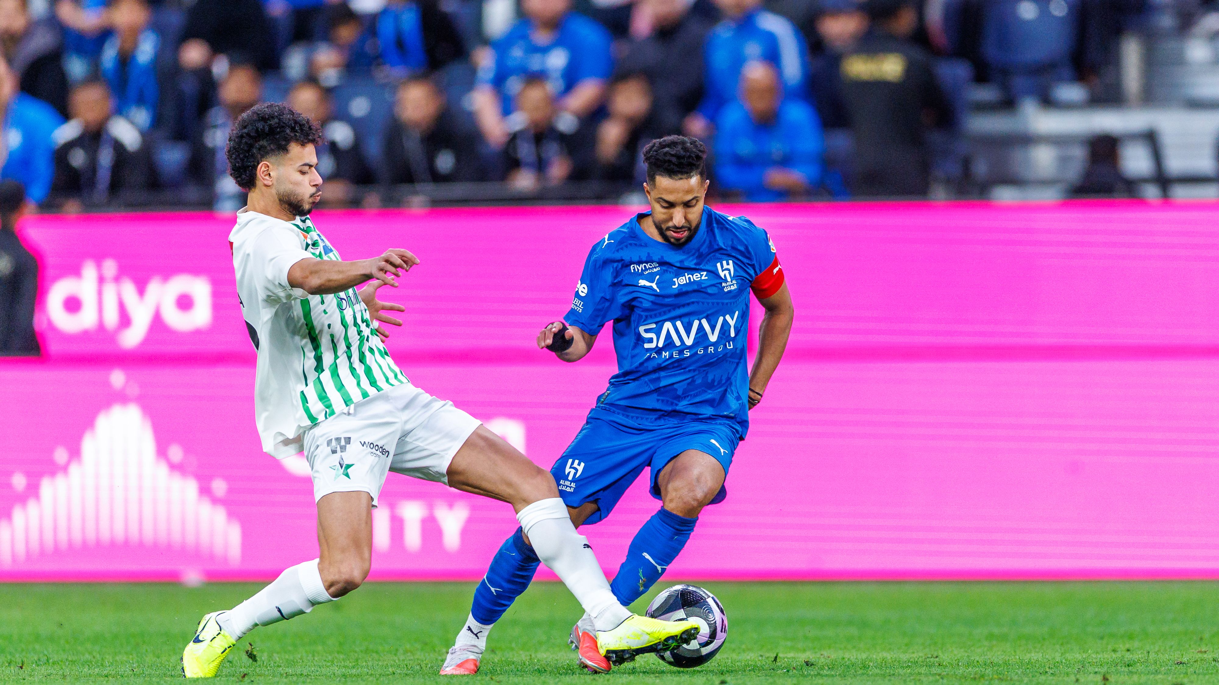 سالم الدوسري يتألق مع الهلال أمام السد ويستعيد بريقه التهديفي