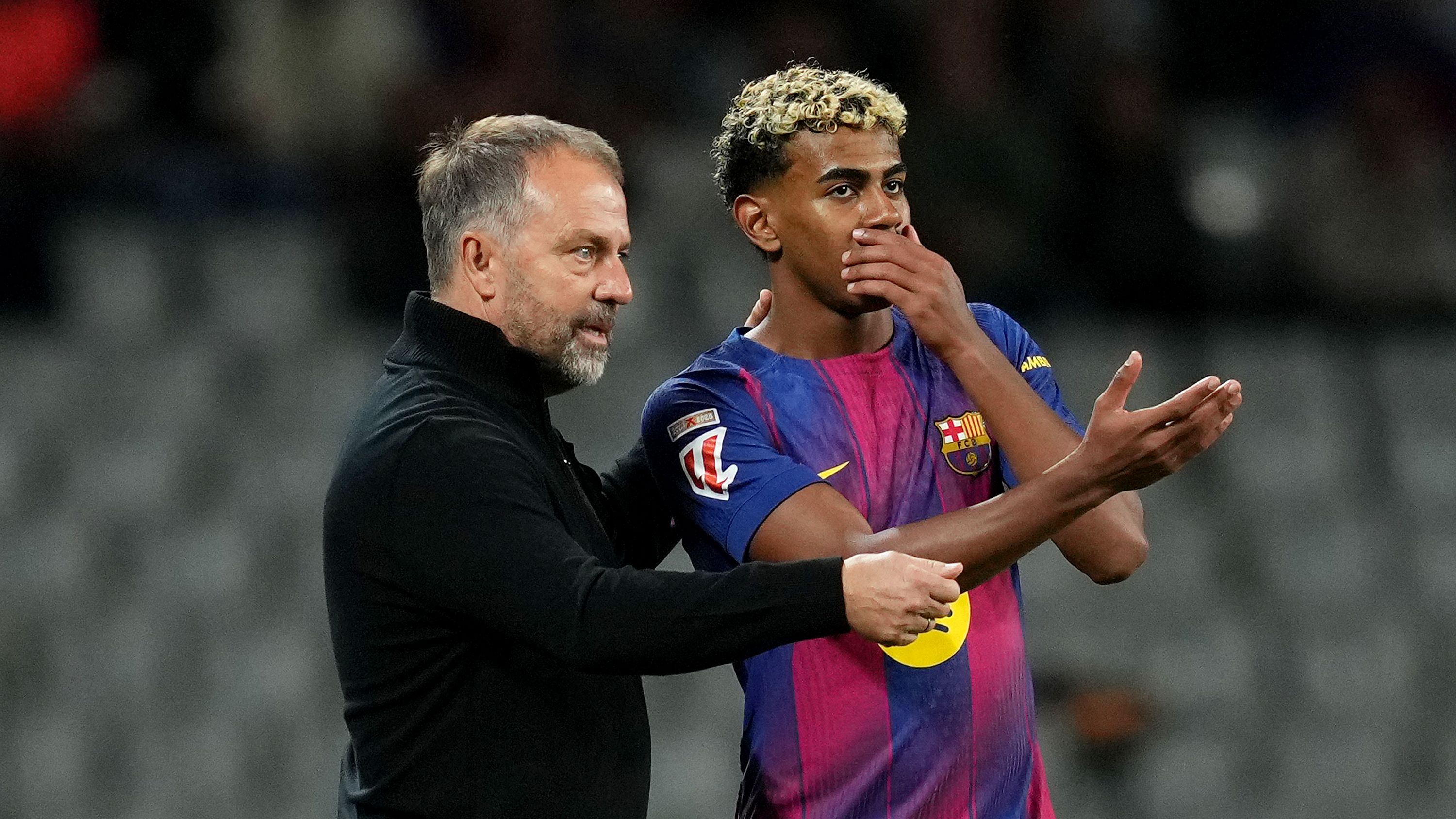 رابطة الليجا تحتفي بموهبة يامال ومدربه فليك بعد أداء مميز